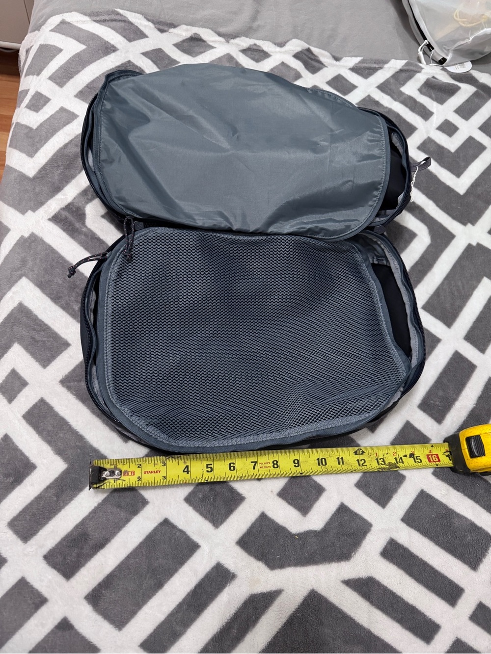 Patagonia Dark Navy Men’s Streamlined Backpack - Picture 4 of 13